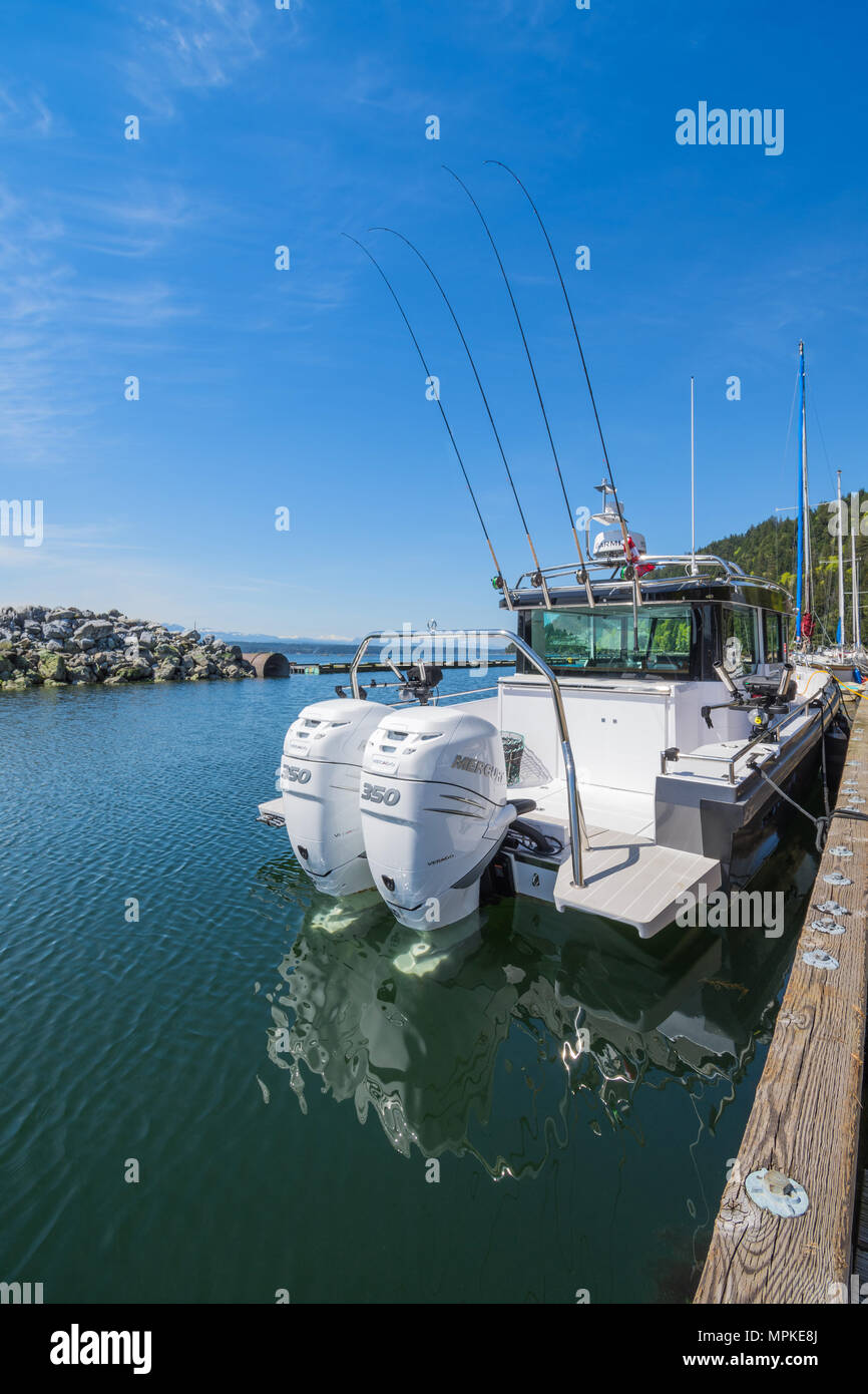 Twin 350 hp Mercury Verado motori fuoribordo sul motoscafo - Hornby Isola, BC, Canada. Foto Stock