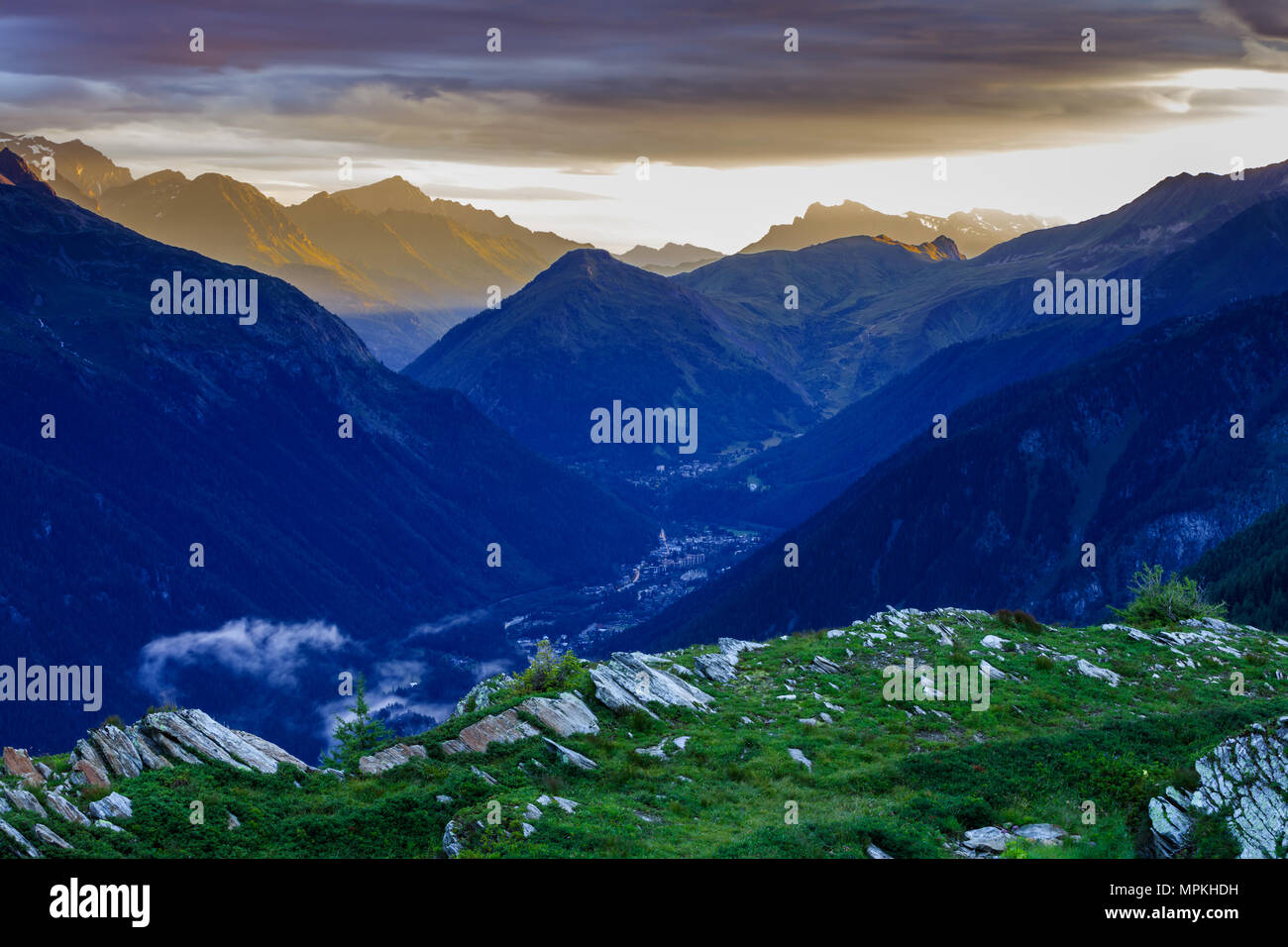 Vista di Chamonix dall'Aiguille du Midi. Mont Blanc, Francia Foto Stock