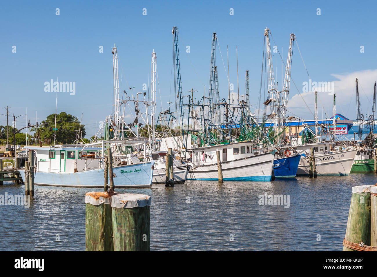 Barche commerciali di gamberi nel porto a Pass Christian, Mississippi Foto Stock