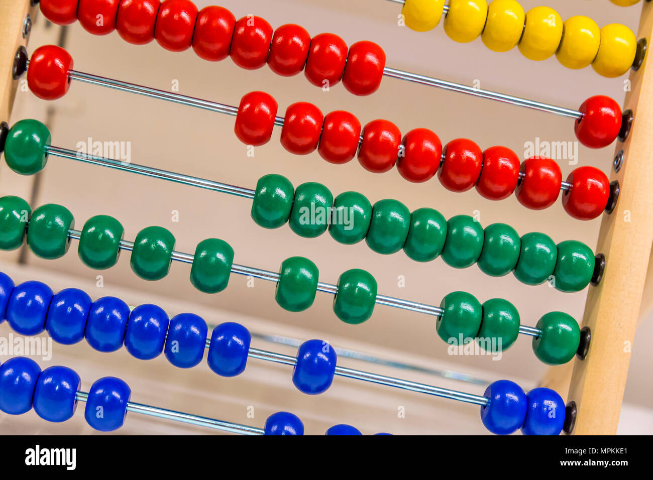 Colorato giocattolo abacus in vendita all'interno di un negozio Ikea negli Stati Uniti Foto Stock Colorato giocattolo abacus in vendita all'interno di un negozio Ikea negli Stati Uniti Foto Stock