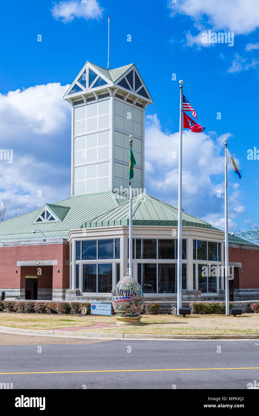 Memphis Egg mosaico di fronte alla i-40 B.B. King and Elvis Presley Welcome Center nel centro di Memphis, Tennessee Foto Stock