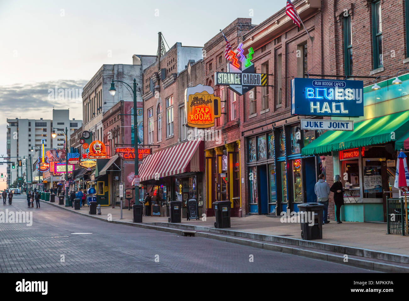 Storica Beale Street, conosciuta come la casa dei Blues a Memphis, Tennessee, Stati Uniti Foto Stock