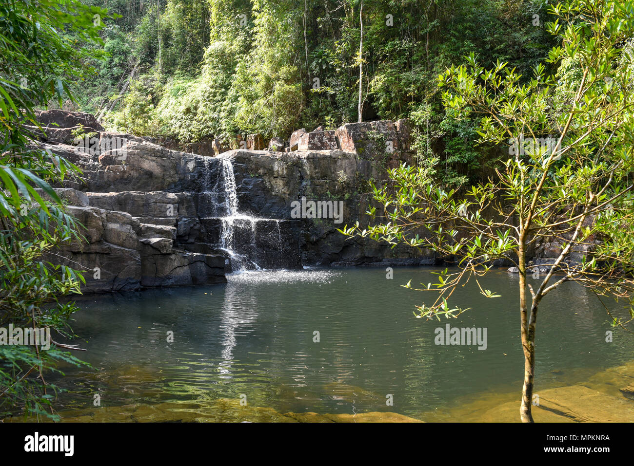 Klong Yai Kee cascata in Koh Kood isola in Tailandia Foto Stock