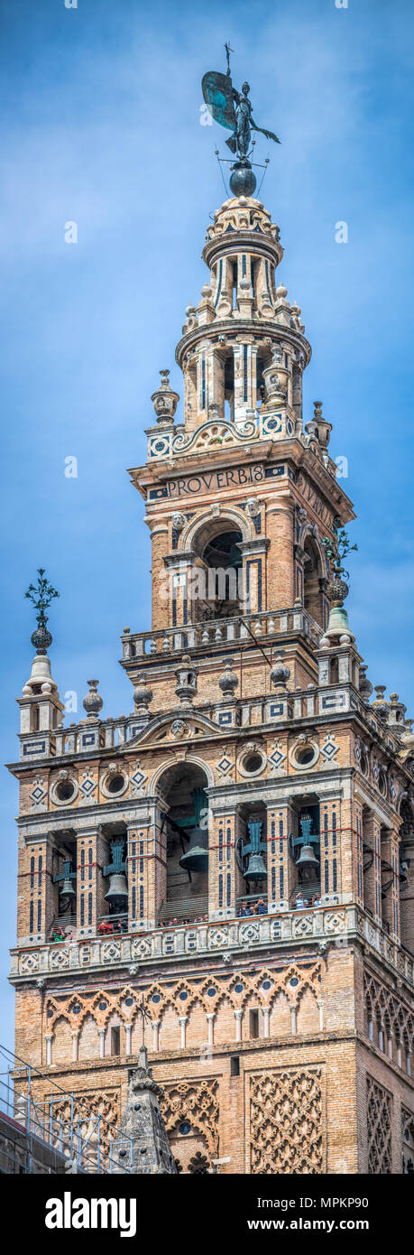 Torre campanaria della torre Giralda, Siviglia, Spagna Foto Stock