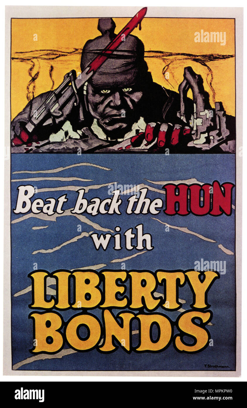 U.S WWI Vintage poster di propaganda - Battito indietro il Hun, 1918, Fred  Strothmann, STATI UNITI D'AMERICA Foto stock - Alamy