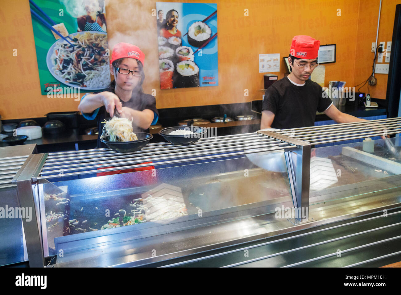 Toronto Canada, Yonge Street, Downtown Yonge, Teriyaki Experience, ristoranti, ristoranti, ristoranti, ristoranti, caffè, cucina giapponese, preparazione del cibo, banco Foto Stock
