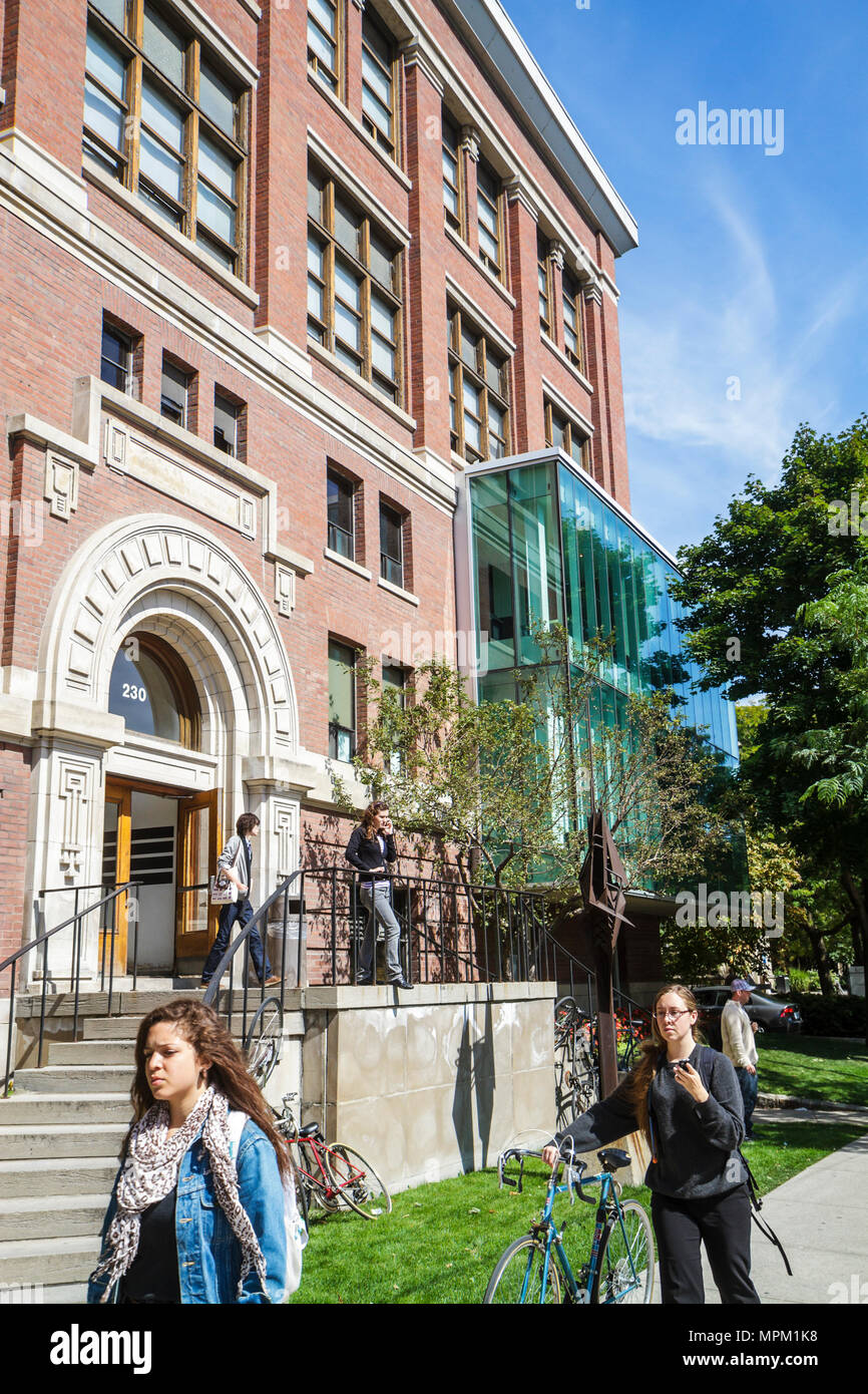 Toronto Canada,University of Toronto,College Street,campus,istruzione superiore,università pubblica,John H. Daniels Facoltà di architettura,Landsca Foto Stock