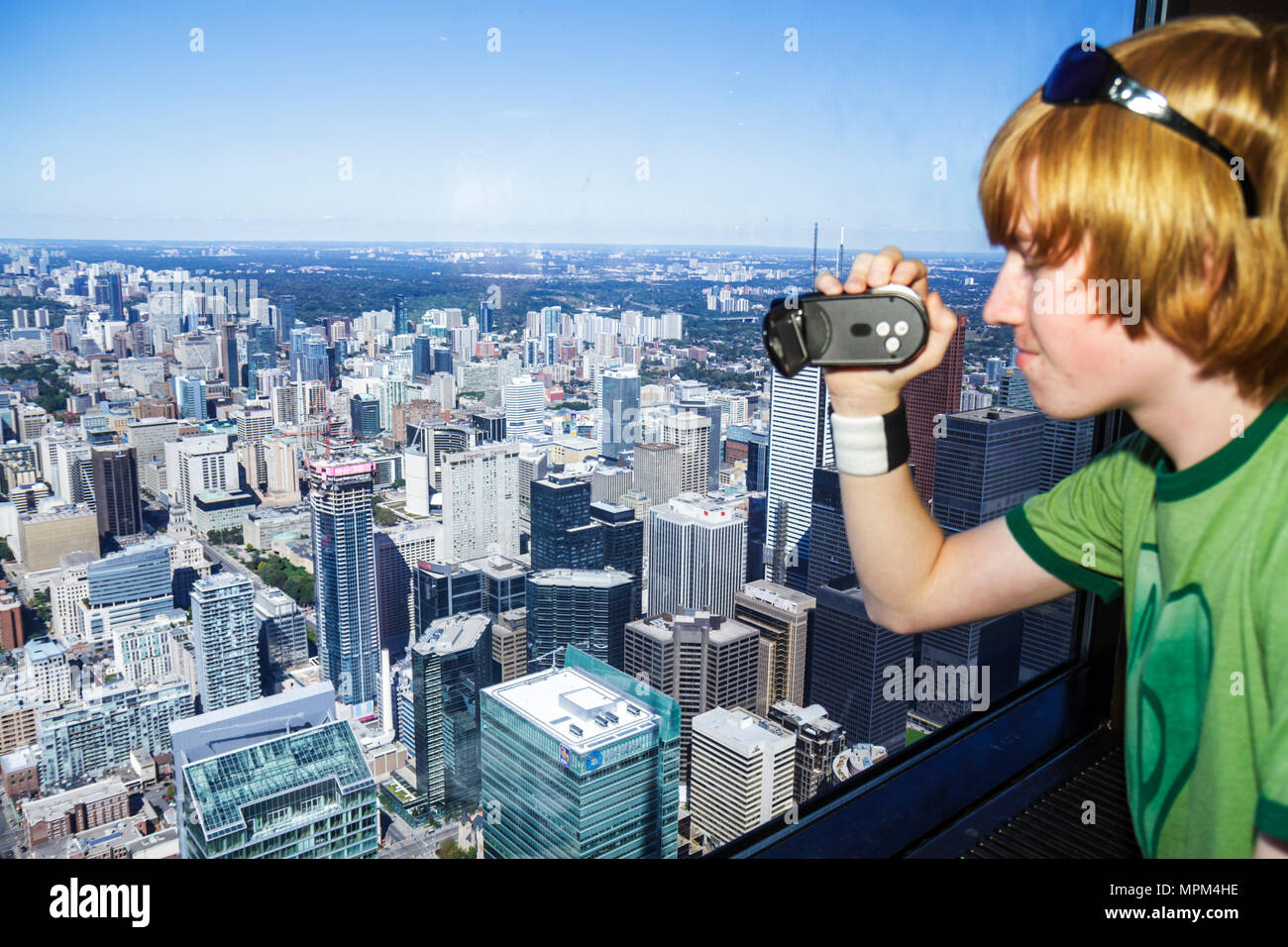 Toronto Canada, Bremner Boulevard, CN Tower, torre di osservazione, antenna telecom meraviglia moderna, livello ponte principale, finestra vista nord-est, grattacielo alto Foto Stock