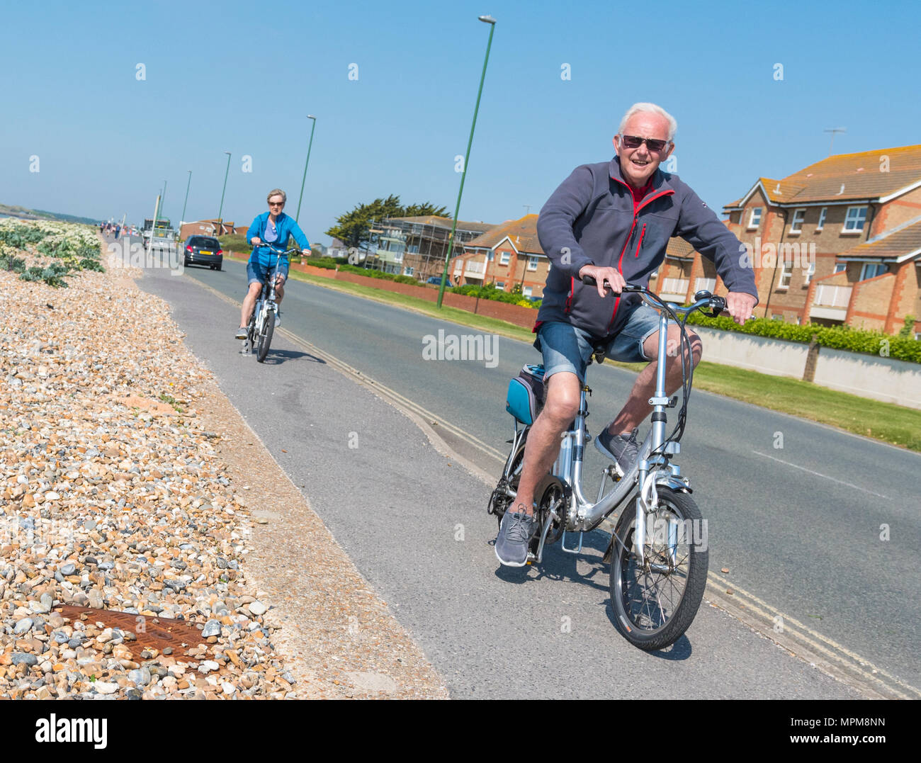 Maschio anziano uomo persona ciclista in sella Bici da corsa ciclo di  bicicletta Foto stock - Alamy