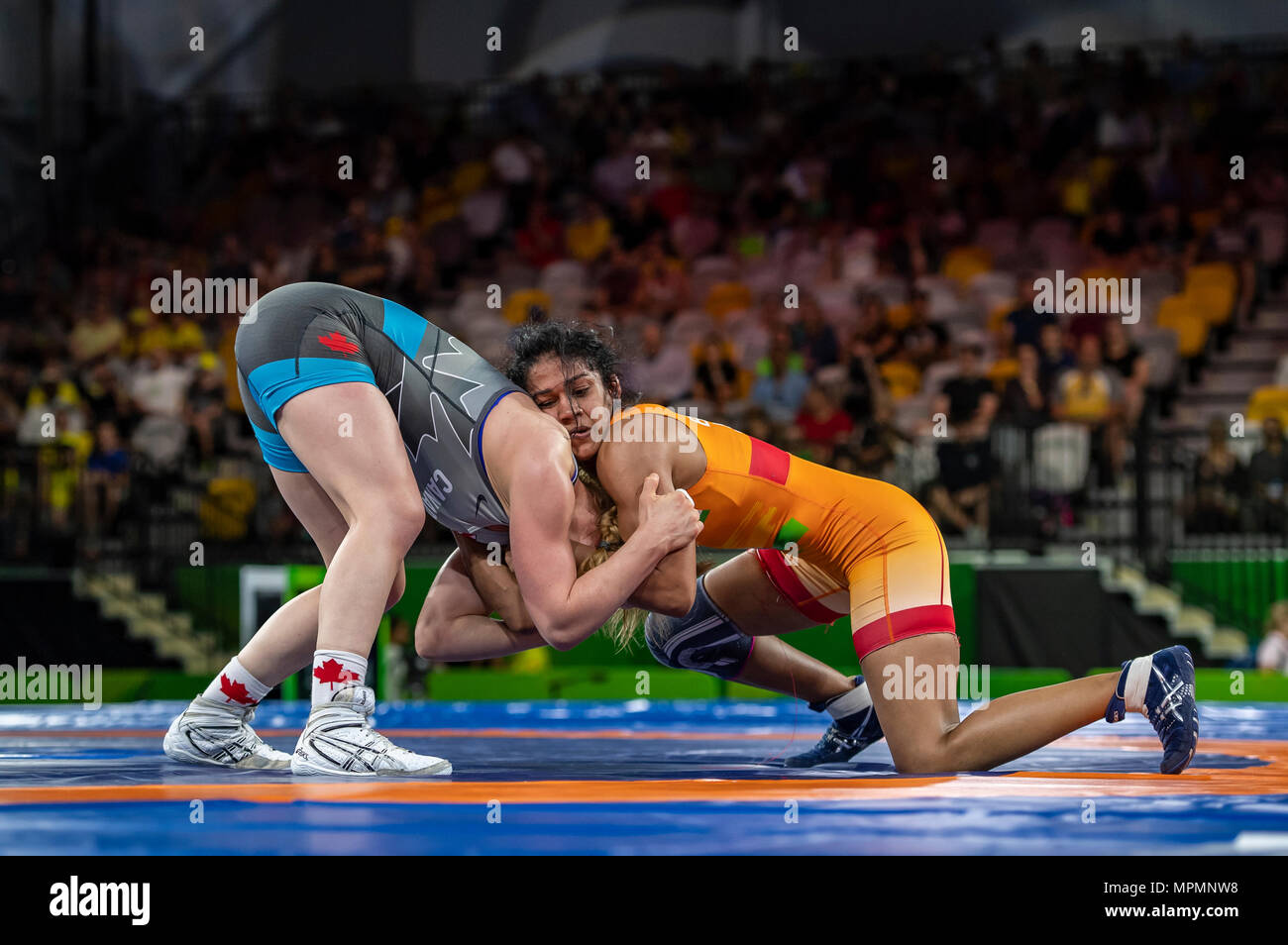 GOLD COAST, Australia - 12 aprile: Babita Kumari v Diana Weicker competere nel femminile 53kg Freestyle Nordic match Costa d'Oro 2018 Commonwealth Foto Stock