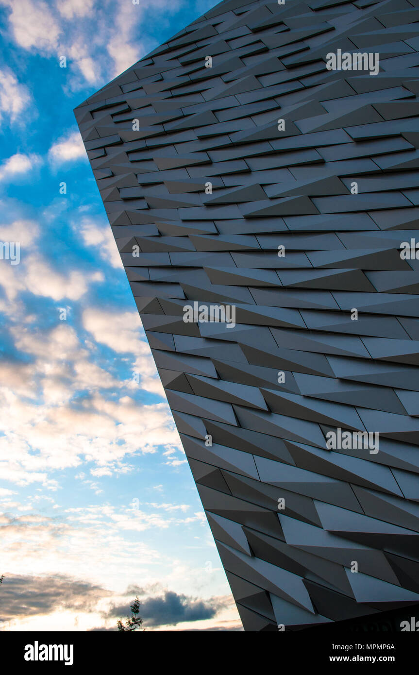 Titanic Belfast Titanic Quarter Belfast porto cittadino di Belfast Irlanda del Nord Foto Stock