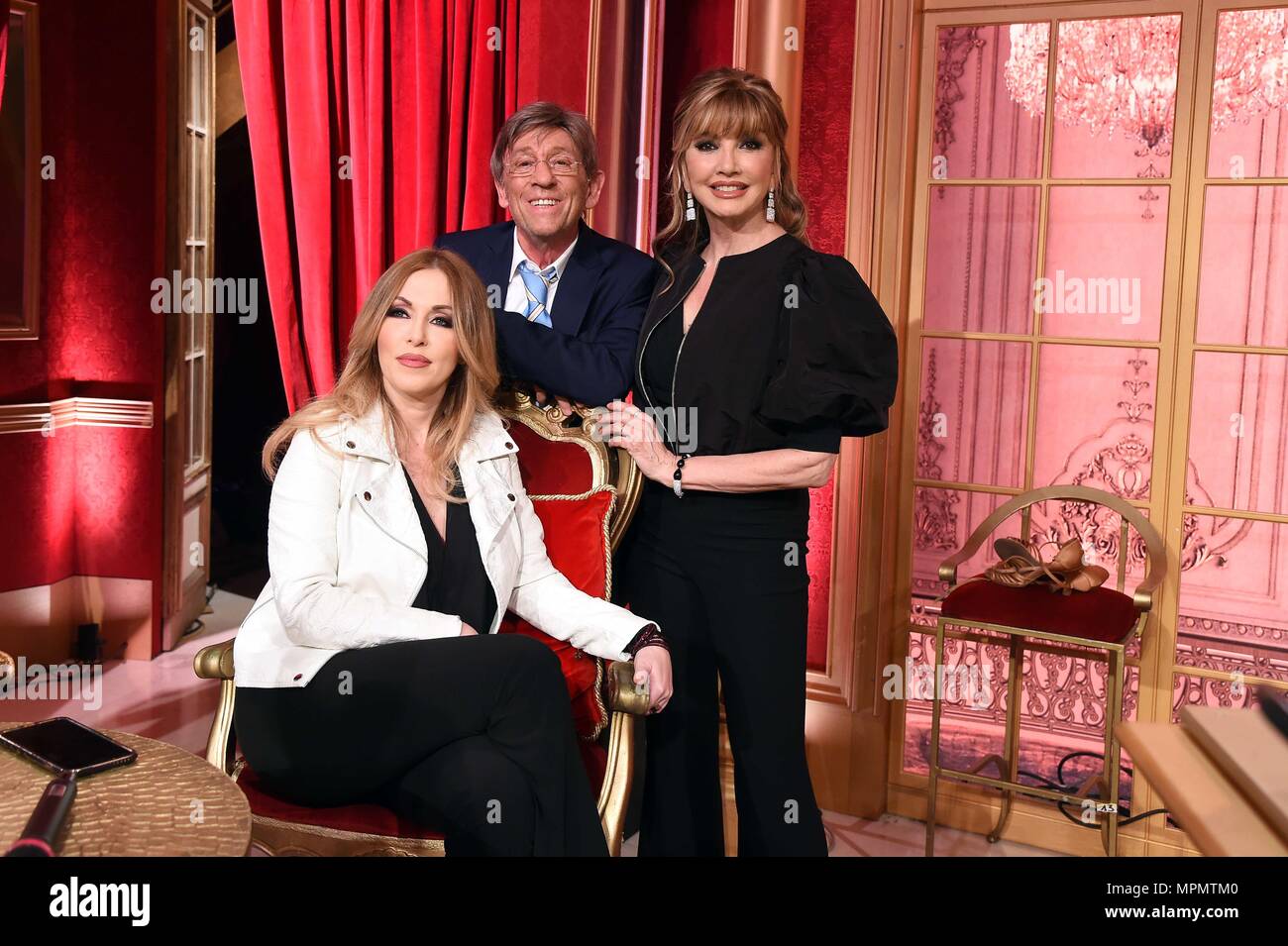 Ballando con le stelle TV show in Italia a Roma con: Milly Carlucci, Sandro Mayer, Roberta Bruzzone dove: Roma, Italia Quando: 30 Nov 1969 Credit: IPA/WENN.com * * disponibile solo per la pubblicazione in UK, USA, Germania, Austria, Svizzera** Foto Stock