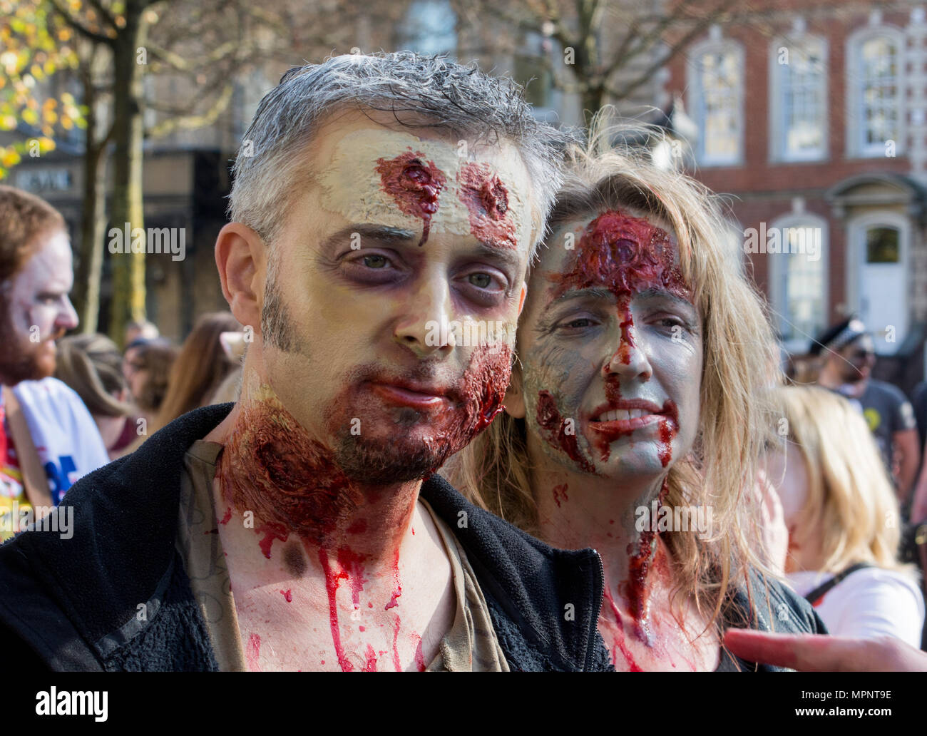 Bristol Zombie a piedi, e l'evento annuale intorno Hallwoween, dove chiunque abiti fino Foto Stock