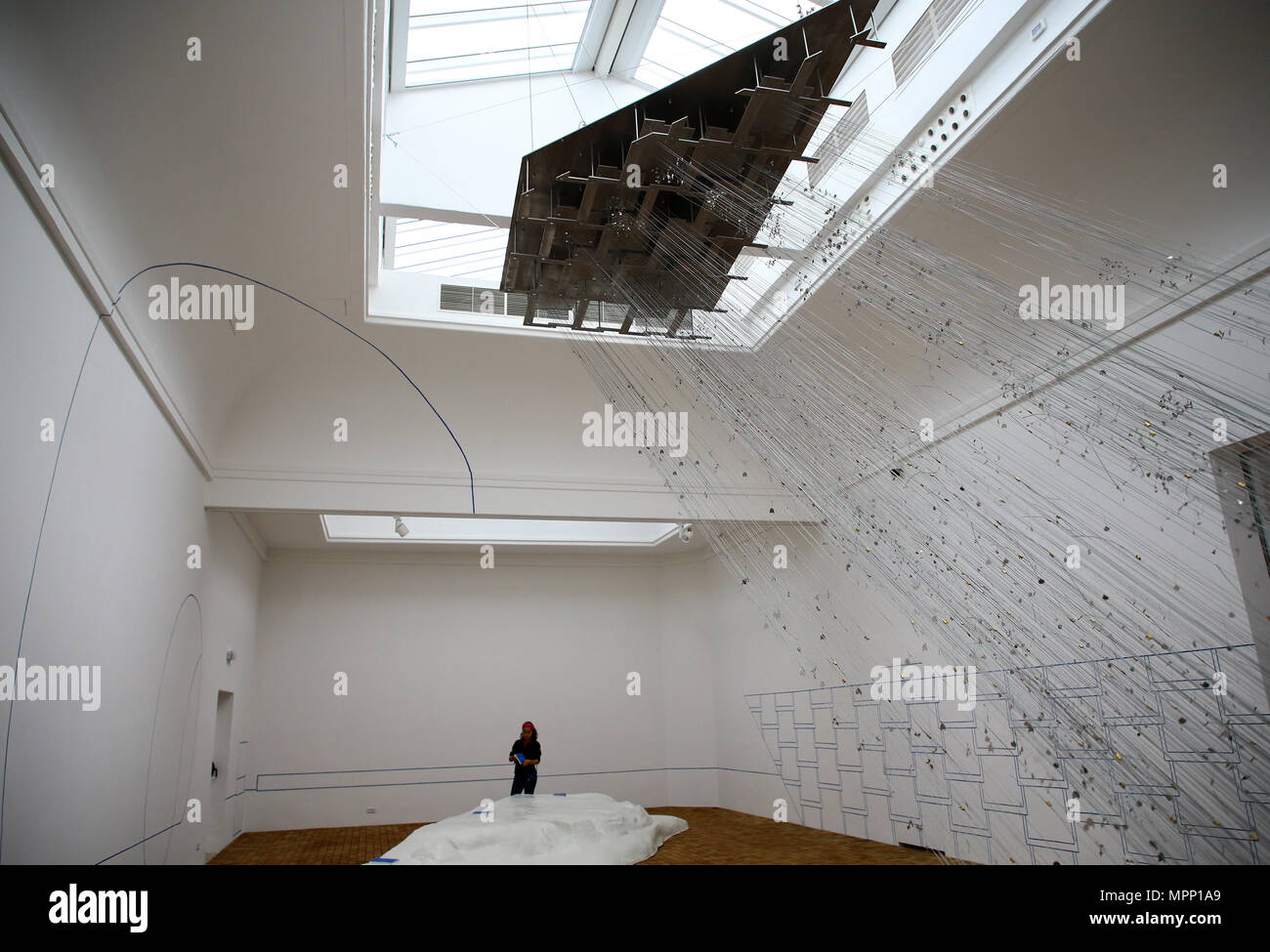 Yvonne Farrell e Shelley McNamara sono i curatori del XVI Mostra Internazionale di Architettura, che avrà luogo dal 26 maggio al 25 novembre 2018 presso i Giardini e Arsenale e in vari luoghi a Venezia. Il titolo scelto è Freespace, che rappresenta la generosità e senso di umanità che l'architettura pone al centro della sua agenda, concentrando la propria attenzione sulla qualità dello spazio stesso. Nella foto: il Padiglione Polonia Foto Stock