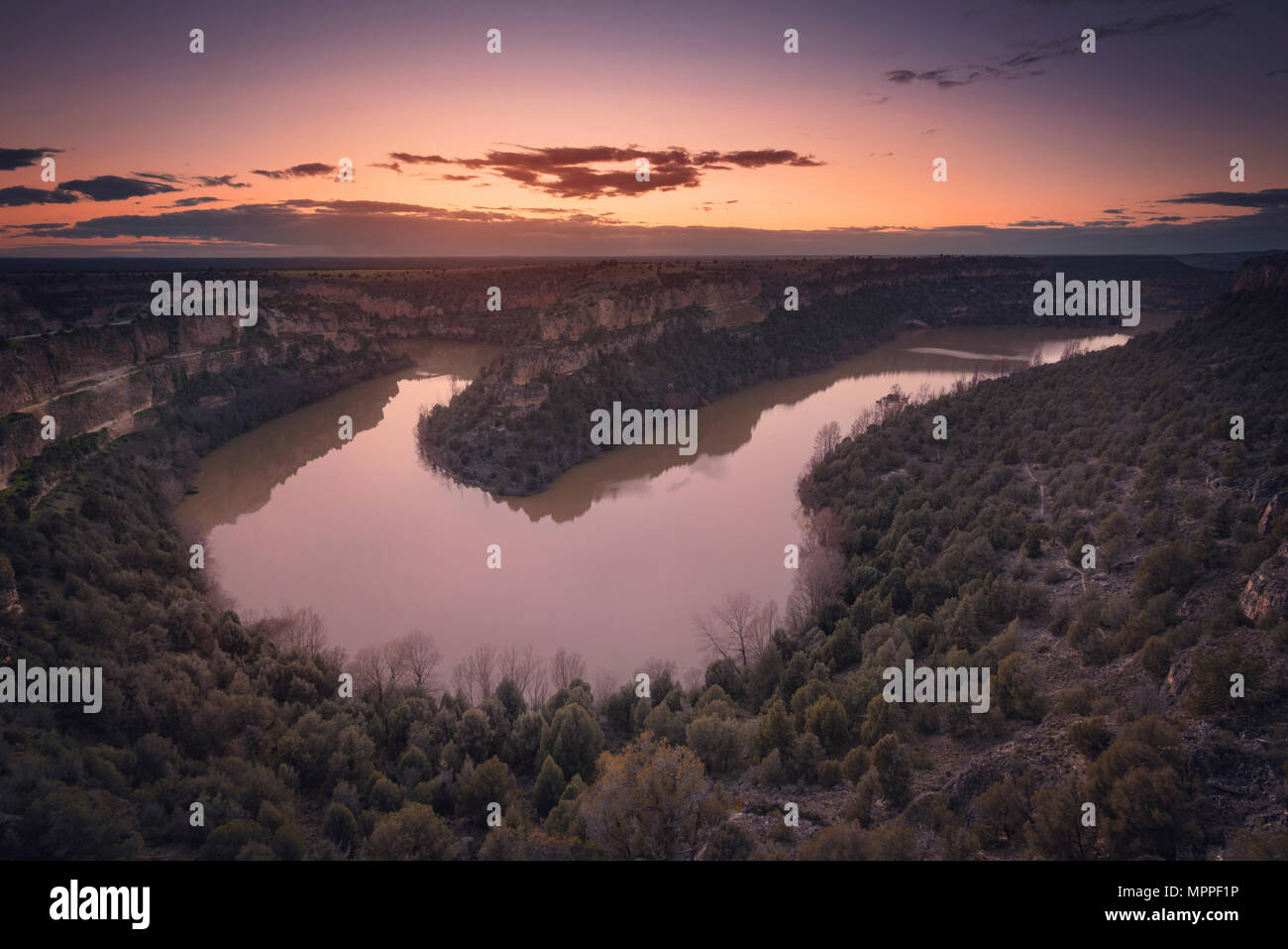 Spagna, Castiglia e Leon, Segovia, Hoces del Rio Duraton Parco naturale al tramonto Foto Stock