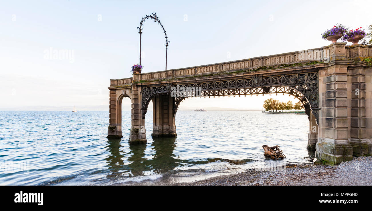 Germania Baden-Wuerttemberg, Friedrichshafen, Lago di Costanza, Castello jetty Foto Stock