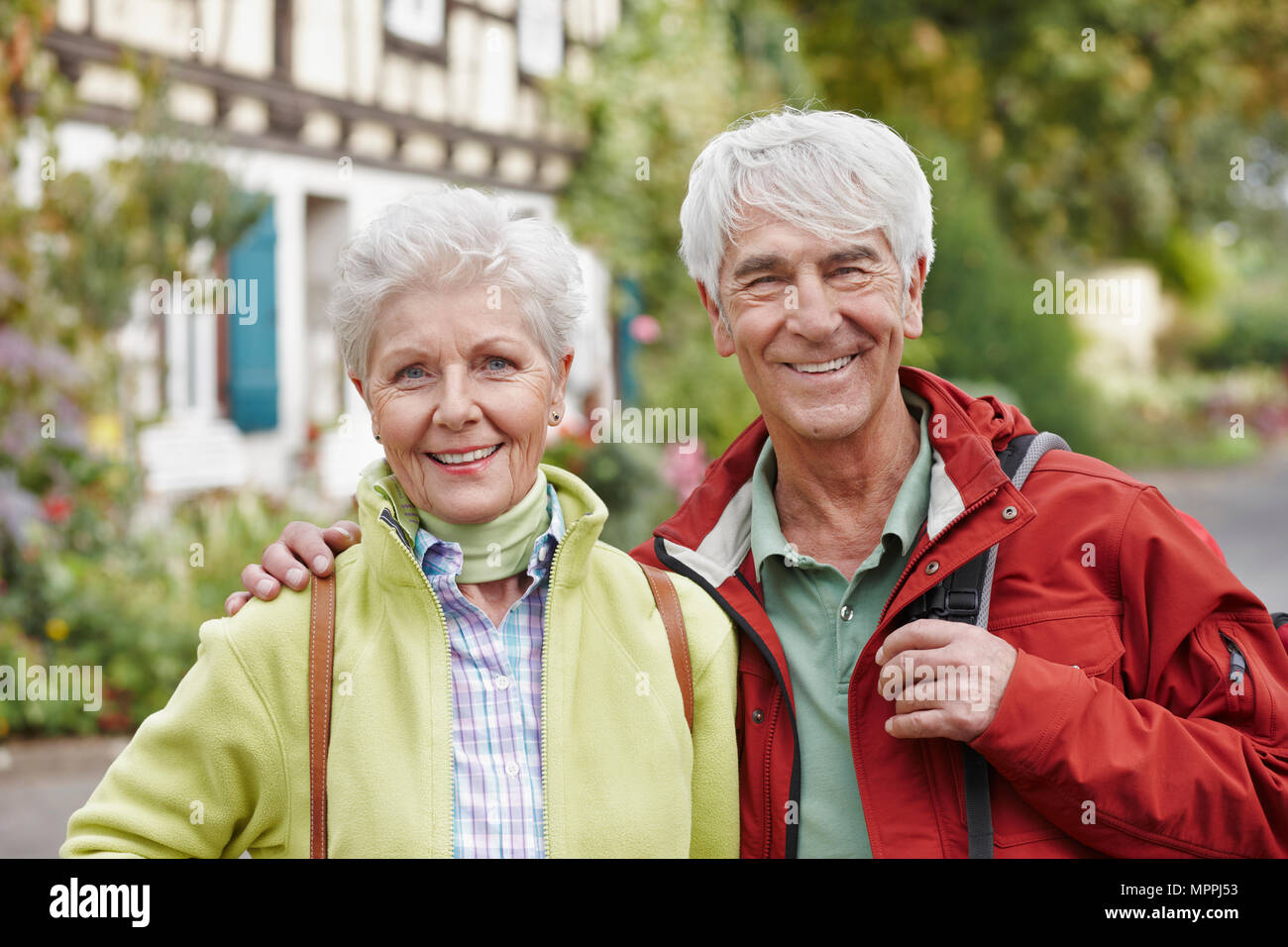 Germania, Ruedesheim, Germania, Ruedesheim, ritratto di felice coppia senior Foto Stock