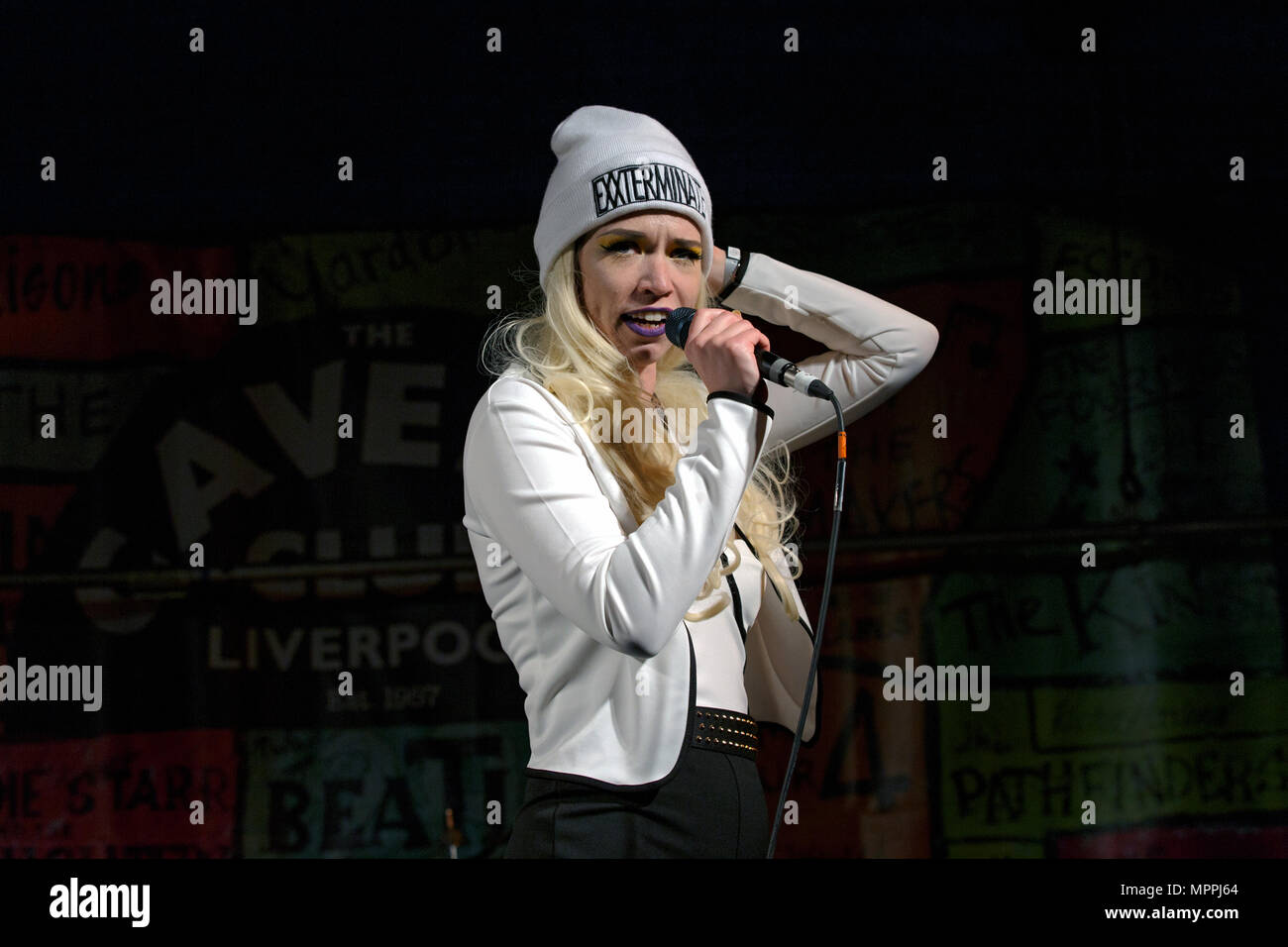 Elle Exxe performing live a Liverpool Sound City Music Festival. Elle Exxe è Linda Harrison. Elle Exxe live, Elle Exxe sul palco. Foto Stock