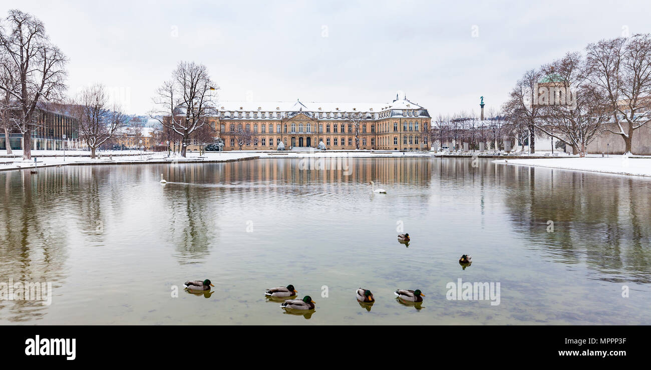 Germania Baden-Wuerttemberg, Stoccarda, Nuovo Palazzo, Lago Eckensee in inverno Foto Stock