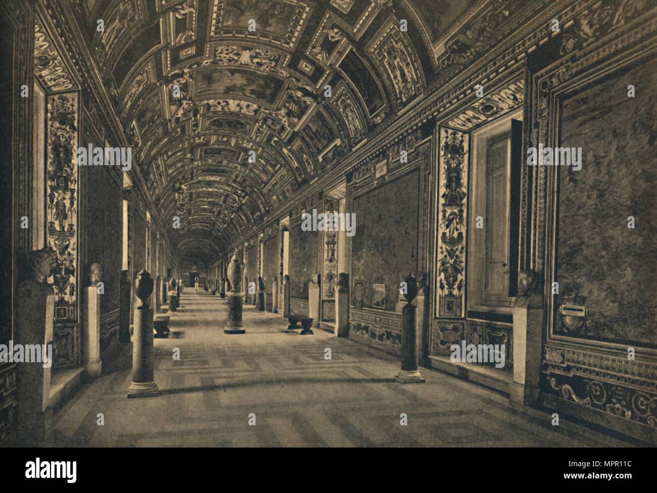"Roma - Palazzo Vaticano - Galleria delle Carte Geografiche", 1910. Artista: sconosciuto. Foto Stock
