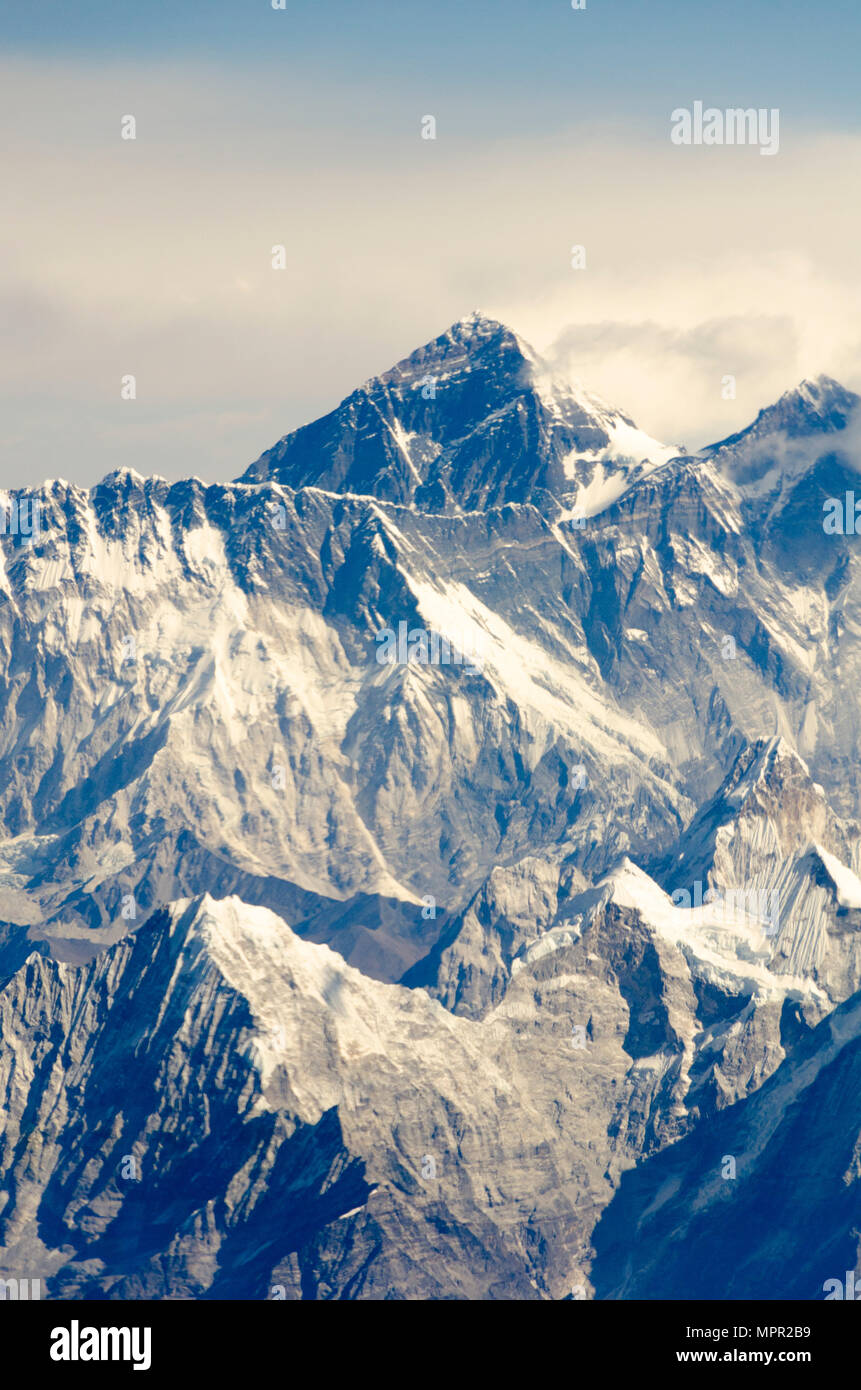 Montagne innevate, Everest, la montagna più alta del mondo, Himalaya, Nepal Foto Stock