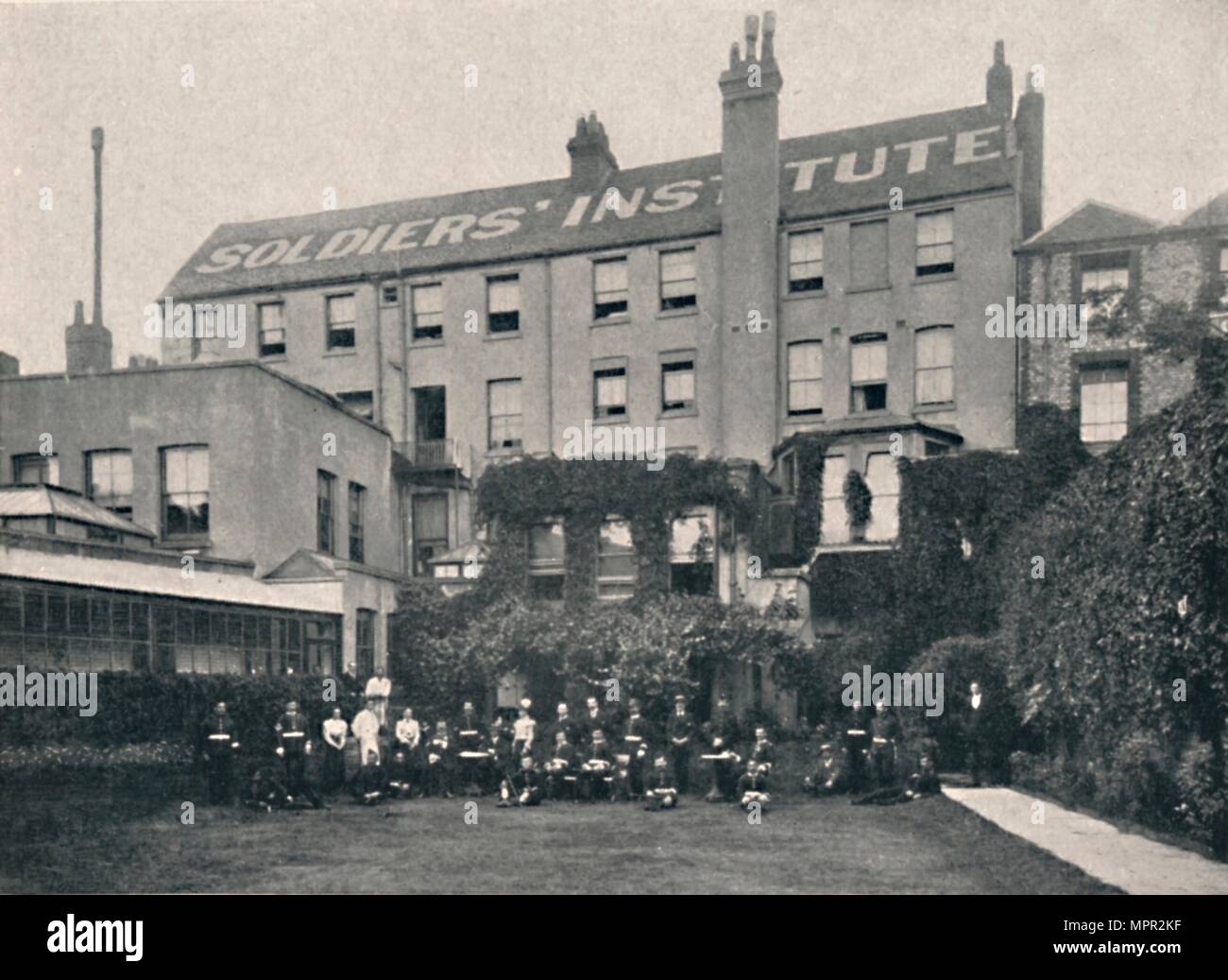 "I soldati' Istituto, Portsmouth', 1904. Artista: Symonds & Co. Foto Stock