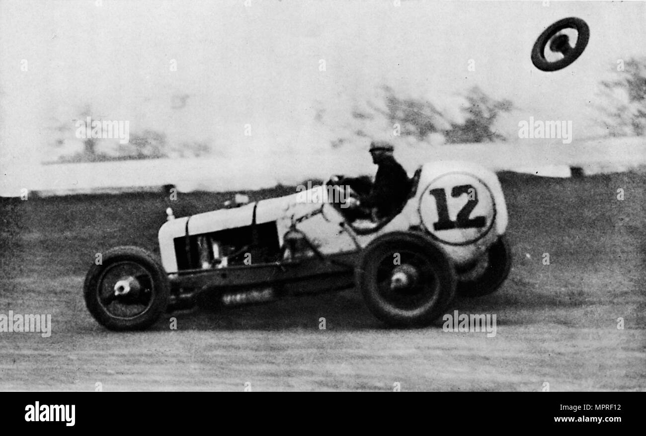 'American Speedway Racing - Jack Ericson, girando su tre ruote, 1937. Artista: sconosciuto. Foto Stock