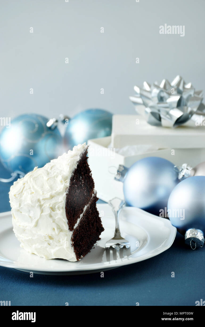 Addobbi natale e torta al cioccolato Foto Stock