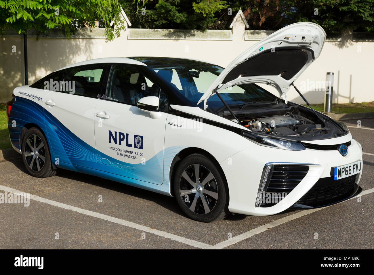 Una Toyota Mira mostrato dall'esterno / esterno: una vettura a zero emissioni idrogeno la tecnologia delle celle a combustibile di alimentazione. (97) Foto Stock
