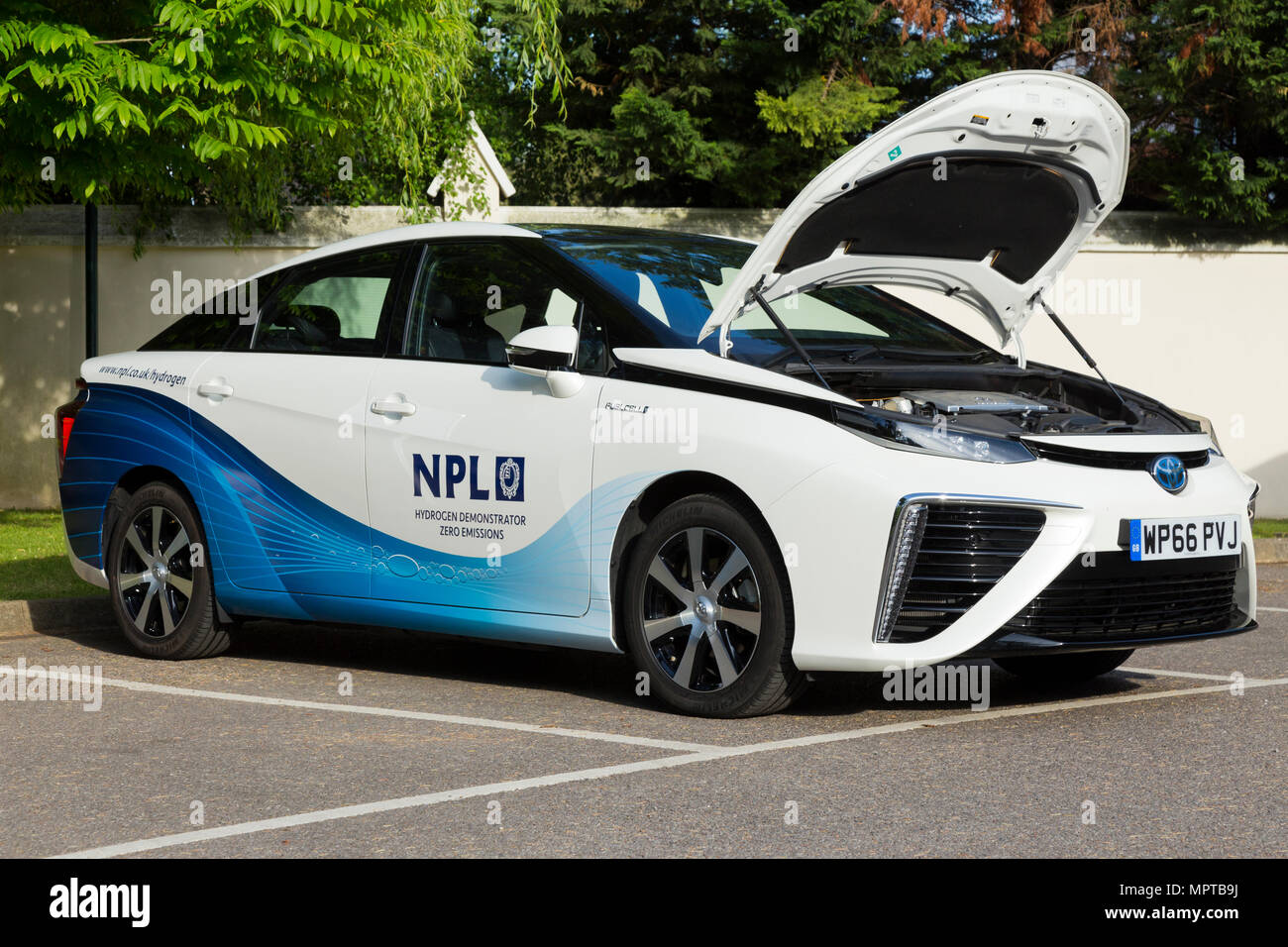 Una Toyota Mira mostrato dall'esterno / esterno: una vettura a zero emissioni idrogeno la tecnologia delle celle a combustibile di alimentazione. (97) Foto Stock