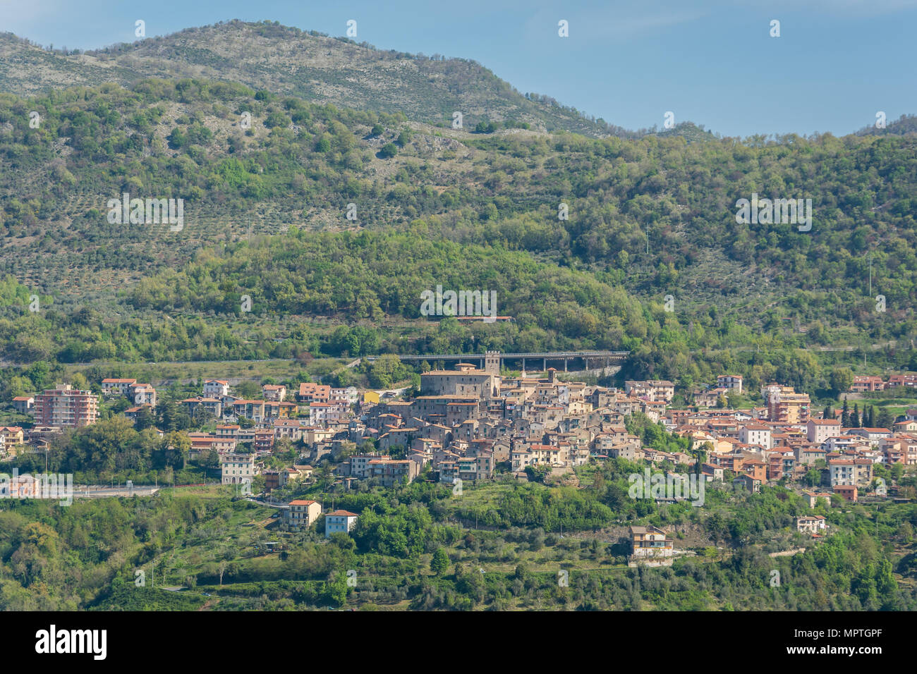 Vista panoramica a ROVIANO, comune nella Città Metropolitana di Roma in Italia la Regione Lazio, situato a circa 45 chilometri a nord-est di Roma. Foto Stock
