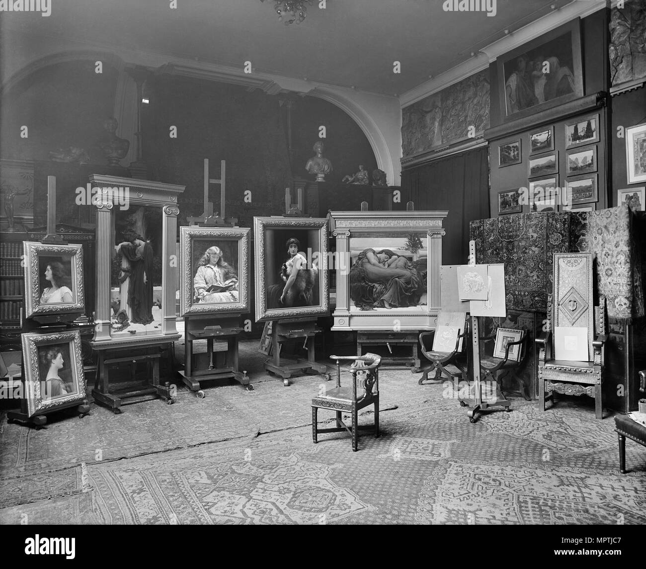Lord Frederic Leighton's studio, Leighton House, 12 Holland Park Road, Londra, 1895. Artista: Bedford Lemere e società. Foto Stock