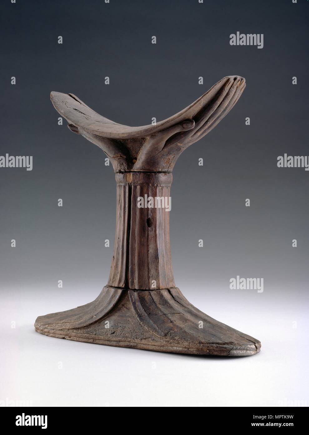 Poggiatesta in legno, Primo Periodo Intermedio (C2125 BC-c1975 BC). Artista: sconosciuto. Foto Stock