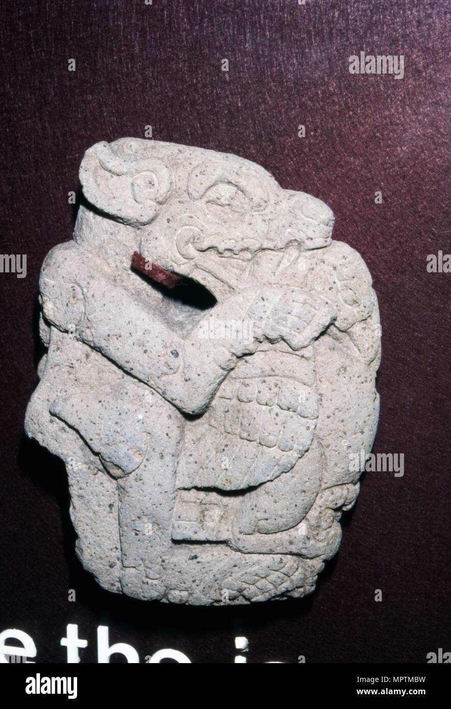 Aztec scultura in pietra della Jaguar uccidere un avvoltoio, Hacha, Veracruz Stato: Messico, 400-700. Artista: sconosciuto. Foto Stock