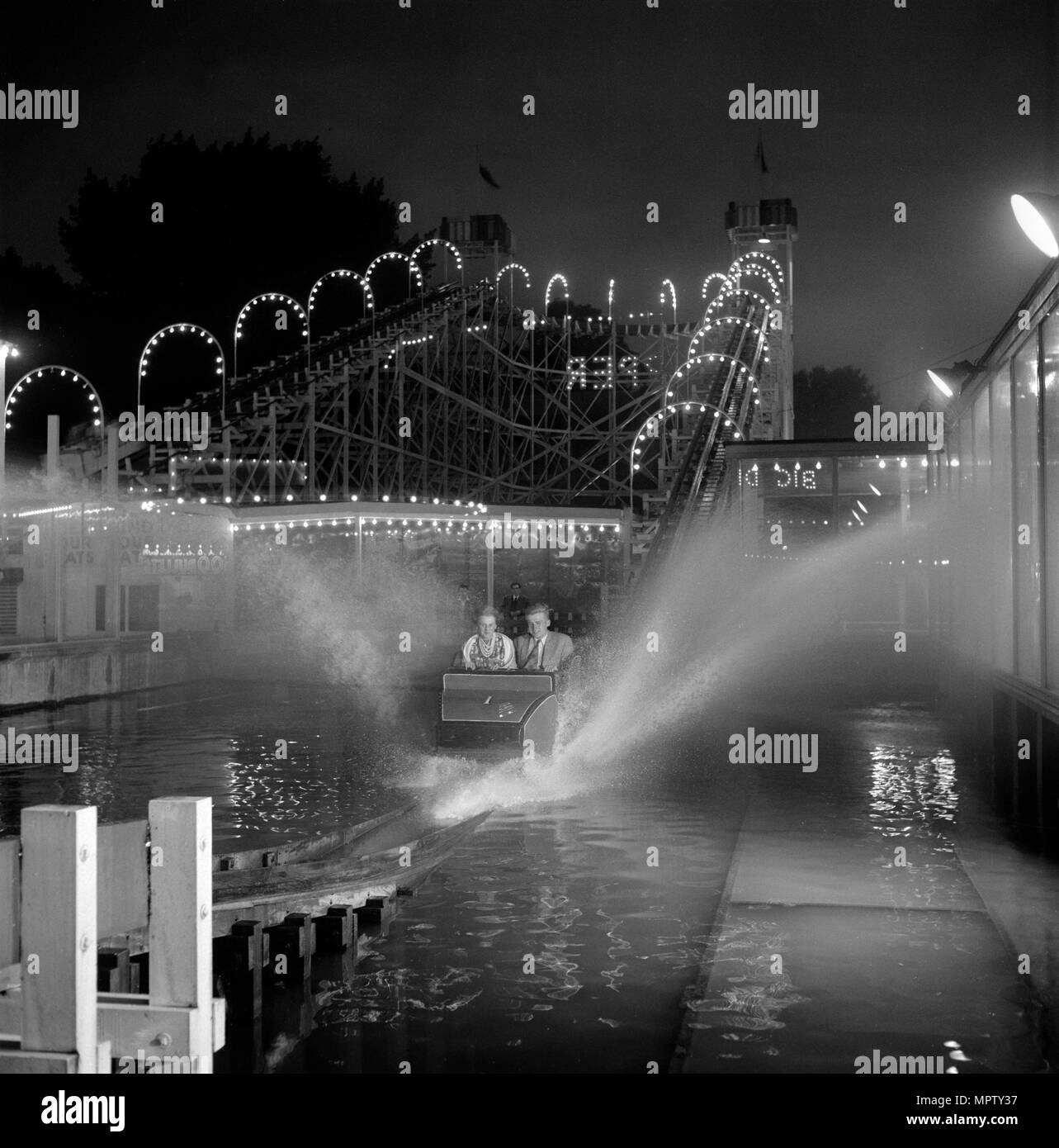 Festival dei giardini di piacere, Parco di Battersea, Wandsworth, Londra, 1955-1960. Artista: John Gay. Foto Stock