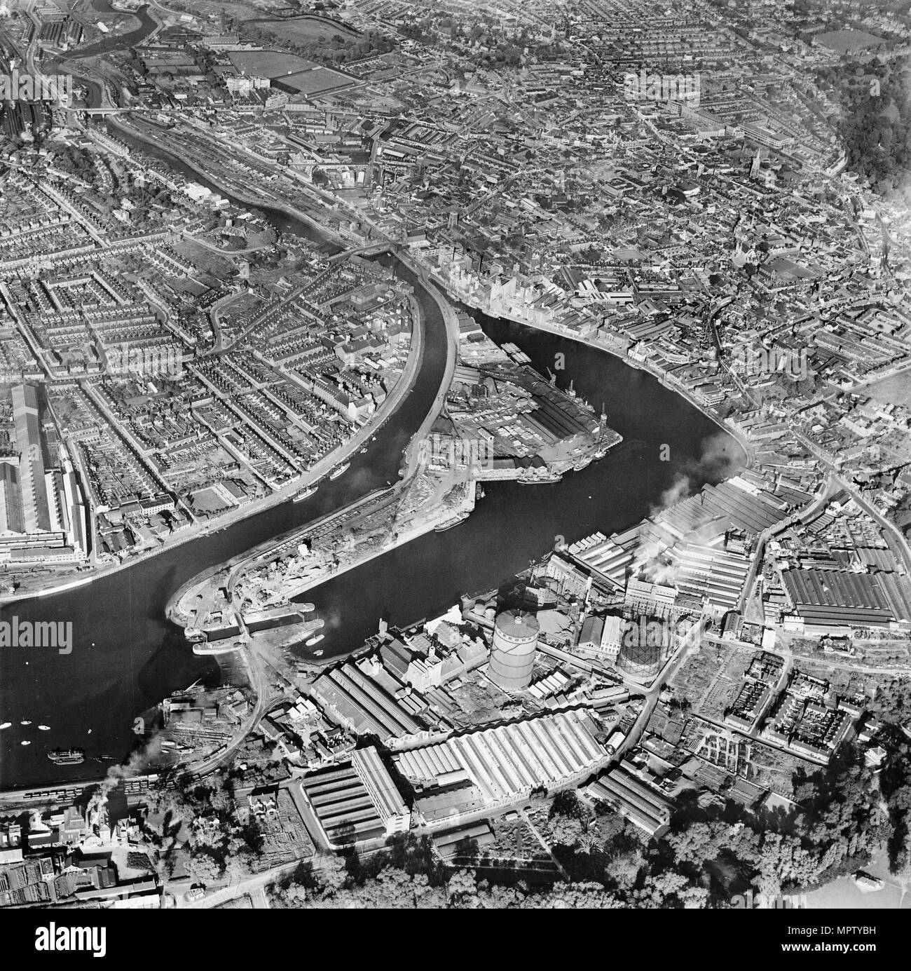 Il Dock, nuovo taglio e la città, Ipswich, Suffolk, 1950. Artista: Aerofilms. Foto Stock