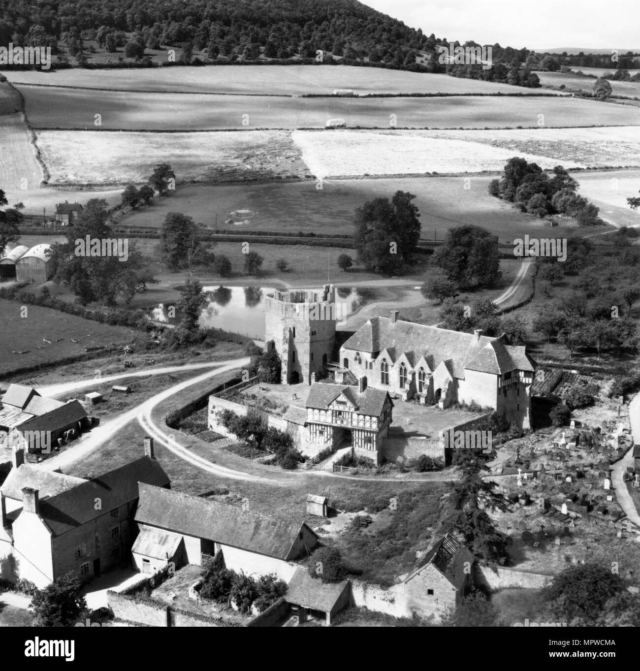 Il castello di Stokesay, Shropshire, 1948. Artista: Aerofilms. Foto Stock