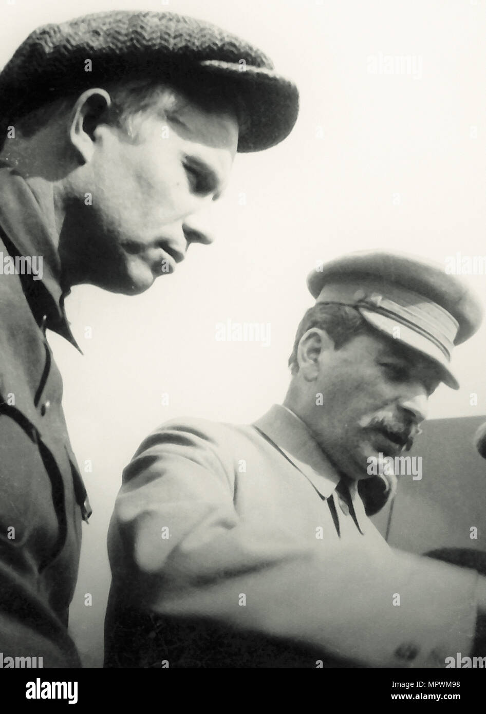 Joseph Stalin e Nikita Khrushchev, 1 maggio, 1932, 1932. Foto Stock