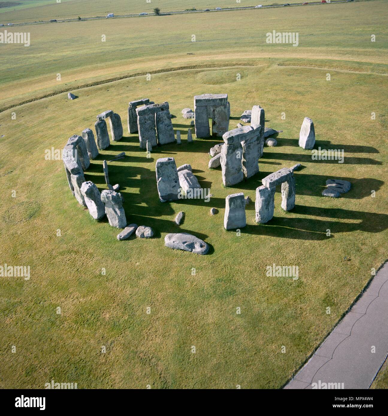 Stonehenge dall'aria. Artista: sconosciuto. Foto Stock