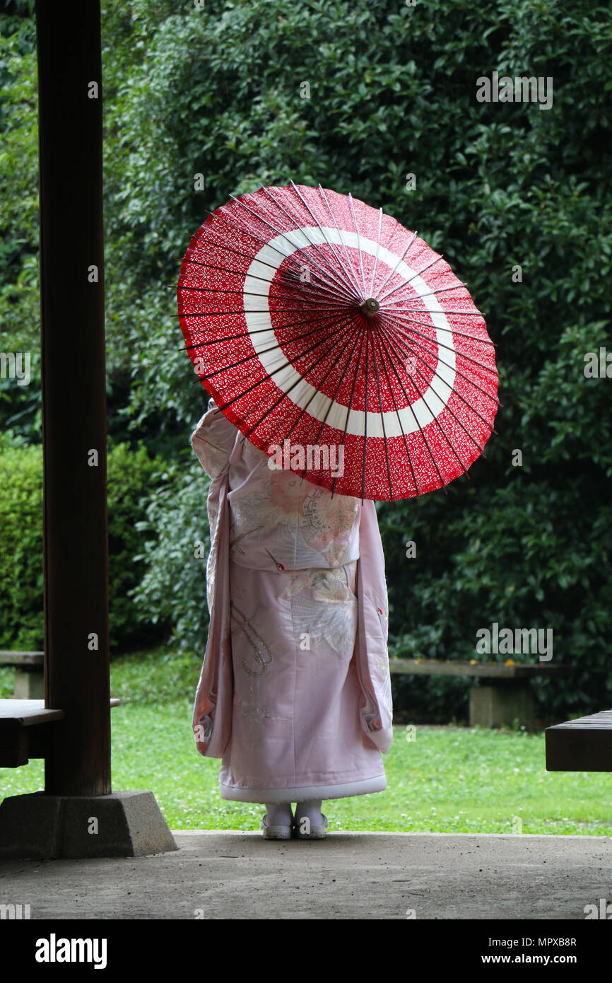 Ombrello di carta giapponese immagini e fotografie stock ad alta  risoluzione - Alamy