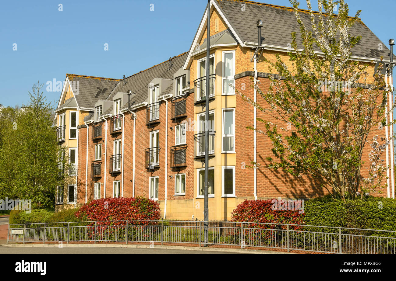 Moderno blocco di appartamenti a Penarth Marina vicino a Cardiff Foto Stock