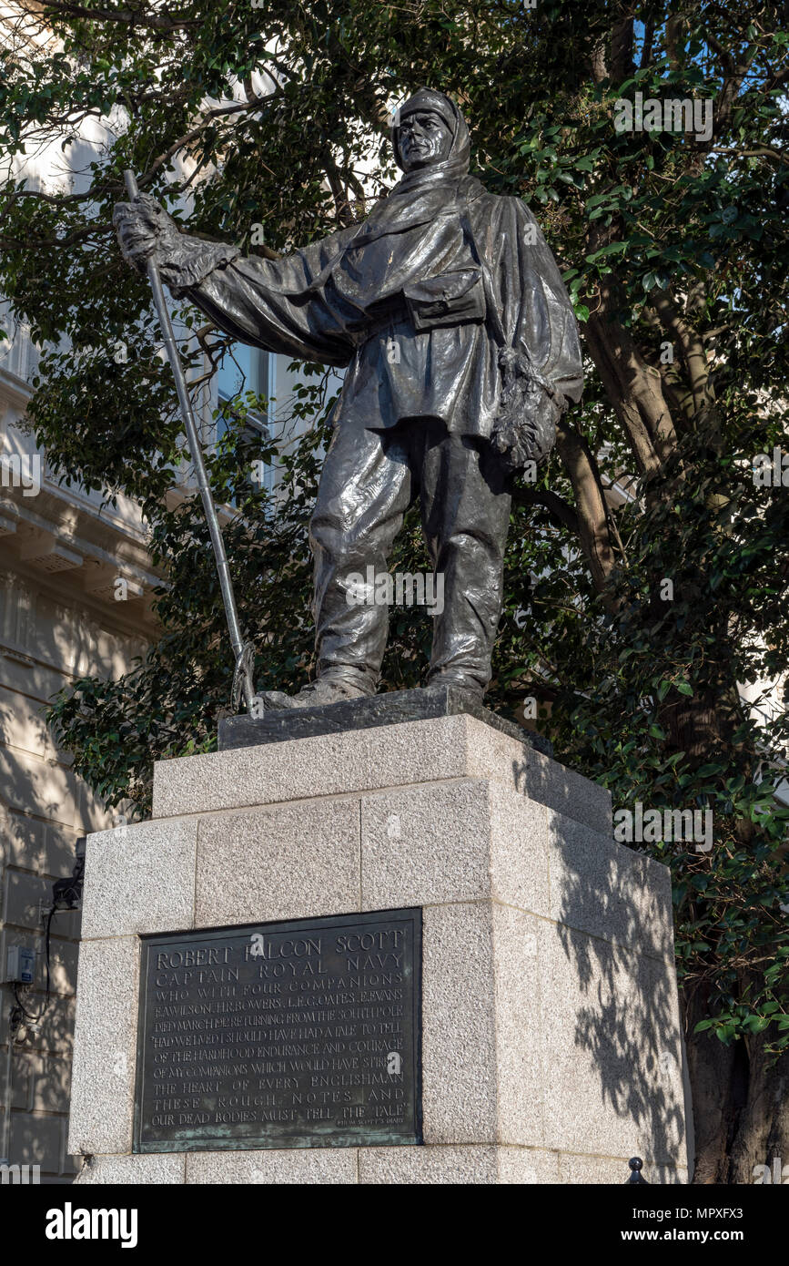 Statua del capitano Scott su Waterloo Place, Londra Foto Stock