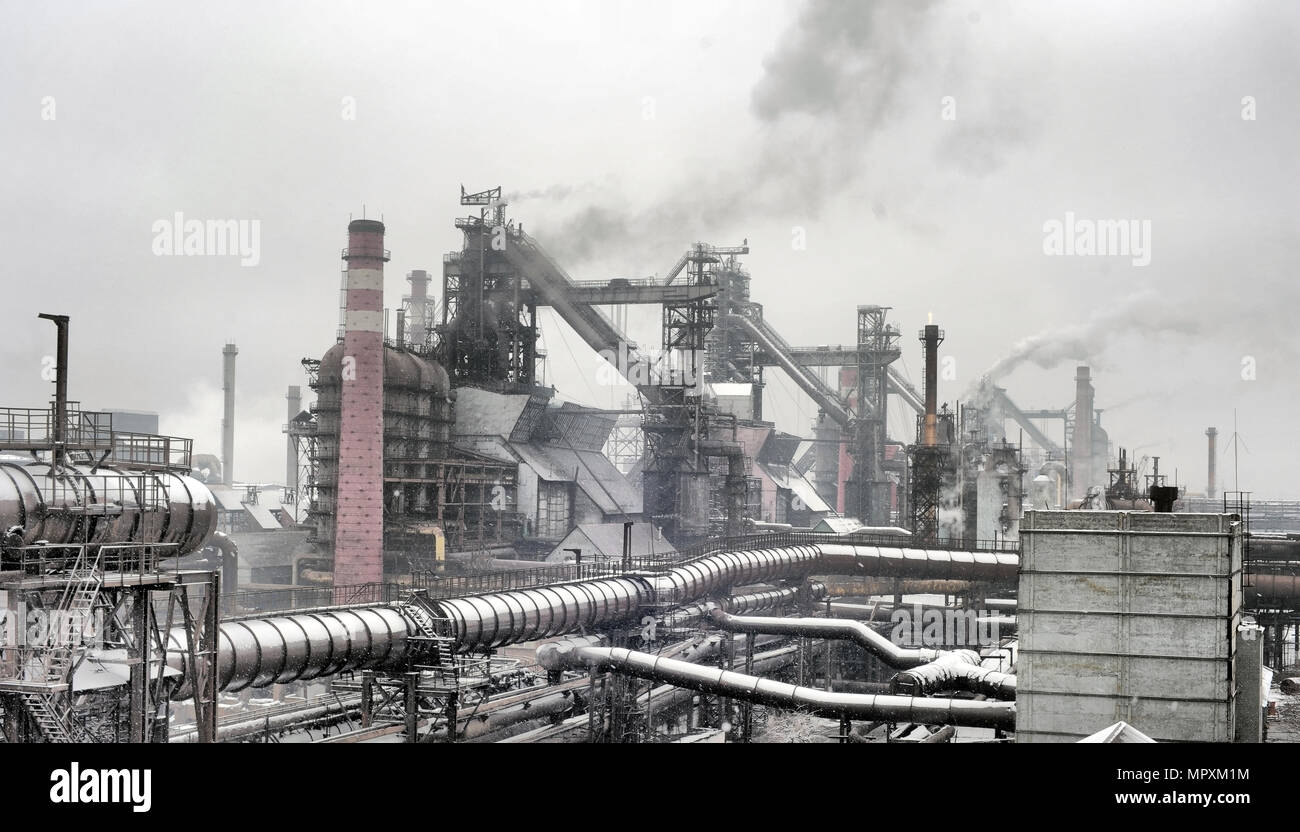 Paesaggio industriale in carburo di silicio metallurgico complesso industriale e della industria pesante Foto Stock