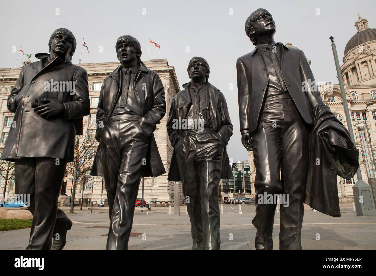 I Beatles statua al Pier Head in Liverpool Foto Stock