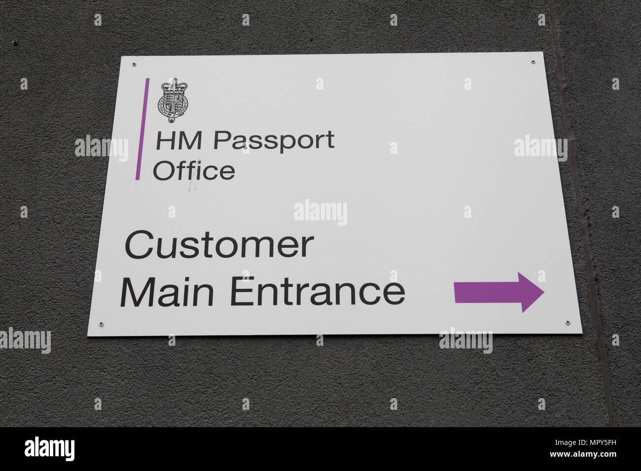 Cartello dell'ufficio passaporti HM a Liverpool Foto Stock