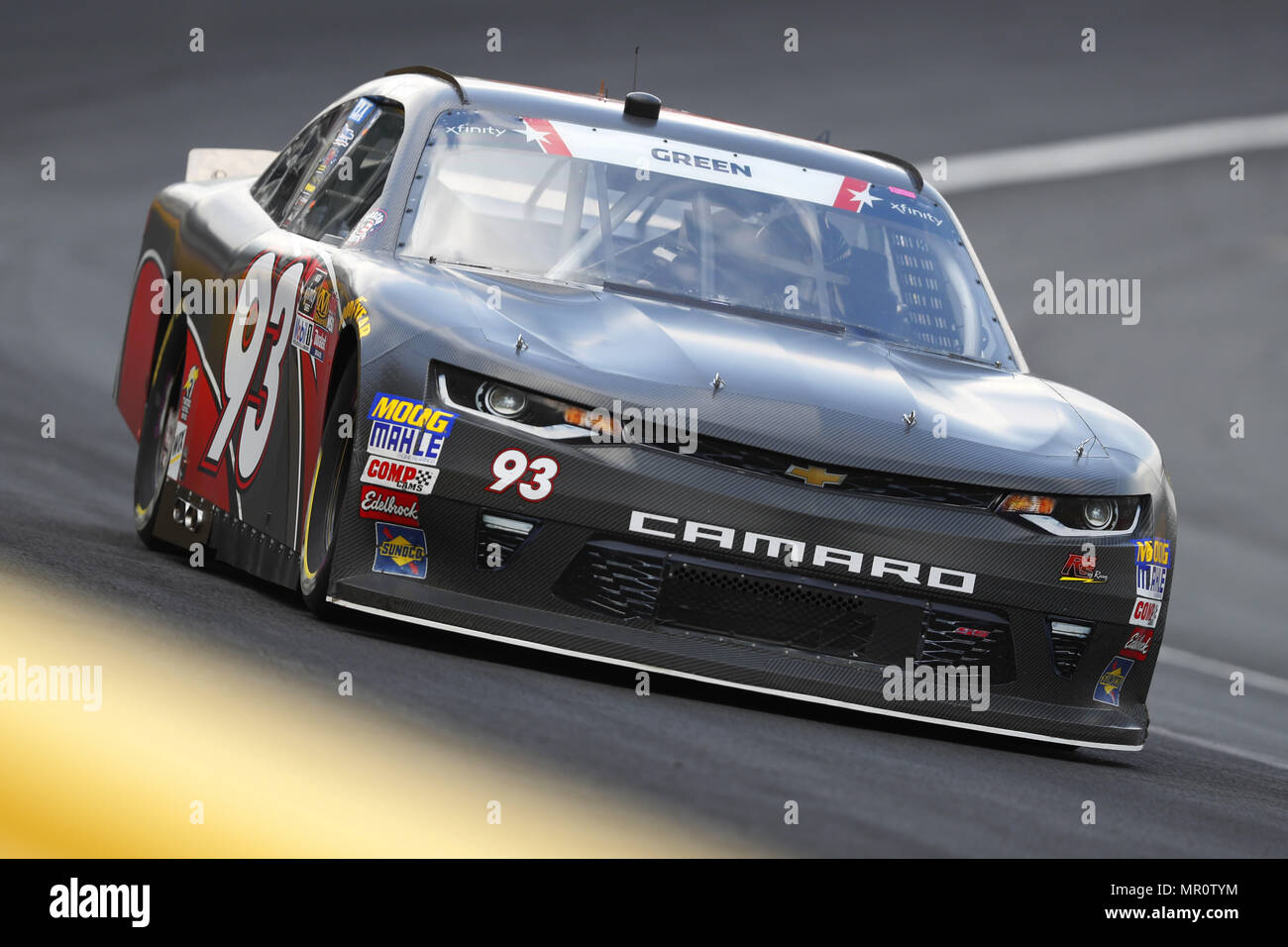 Concord, North Carolina, Stati Uniti d'America. Xxiv Maggio, 2018. Jeff verde (93) porta la sua auto attraverso le spire durante la pratica per la Alsco 300 a Charlotte Motor Speedway in concordia, North Carolina. Credito: Chris Owens Asp Inc/ASP/ZUMA filo/Alamy Live News Foto Stock