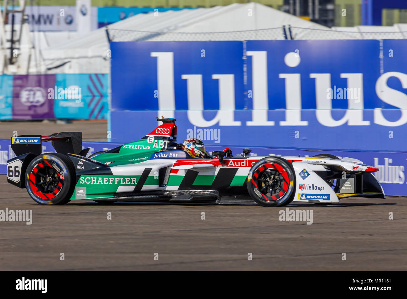 Berlino, Deutschland. 19 Maggio, 2018. Berlino, Germania 19.Maggio 2018: la FIA - ePrix Berlin - Formazione - 2018 Daniel Abt (Audi Sport ABT Schaeffler), tagliare, immagine singola, curva | Utilizzo di credito in tutto il mondo: dpa/Alamy Live News Foto Stock