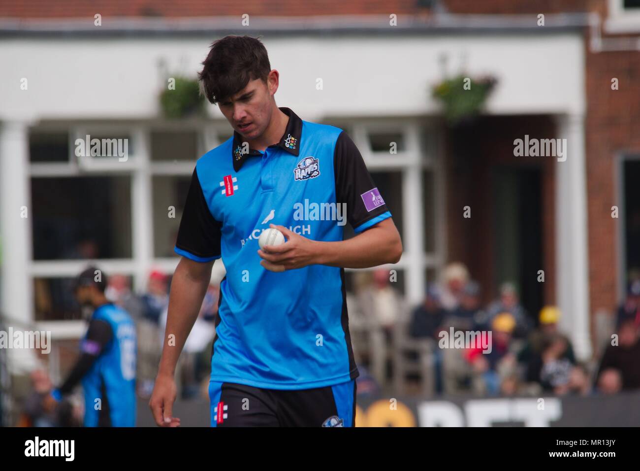 London, England, 25 maggio 2018. Bowler Josh Lingua del Worcestershire tornare indietro a piedi per il suo marchio contro Durham in Royal London un giorno corrispondono a Roseworth terrazza. Credito: Colin Edwards/Alamy Live News. Foto Stock