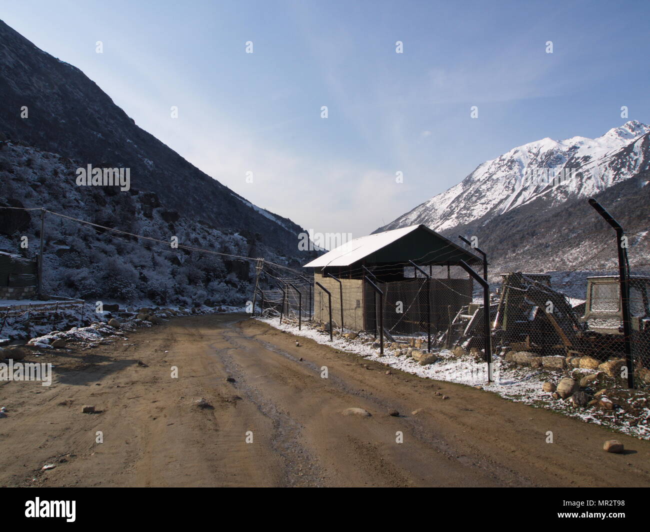 Lachen e villaggio Lachung ,il Sikkim India , 14 aprile 2013 : piccolo villaggio sulla collina di Himalaya Mountain, Sikkim Membro, India Foto Stock