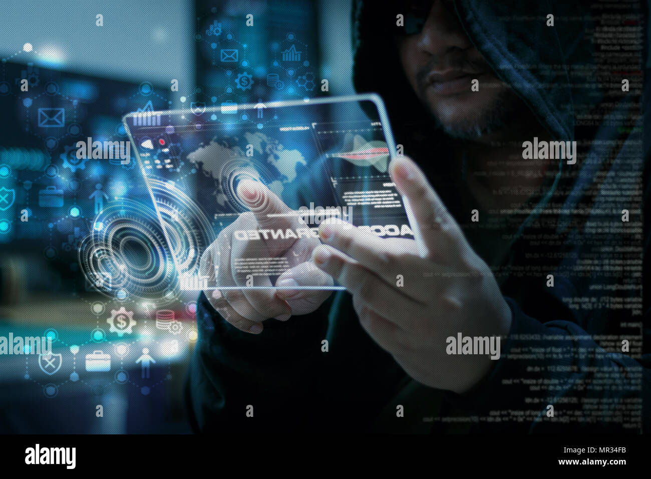Hacker usando chiaramente tablet con pannello HUD e il codice a barre del grafico dei dati elemento analytsis per cyber concetto tecnologico, scuro e processo di grano, profondità minima Foto Stock